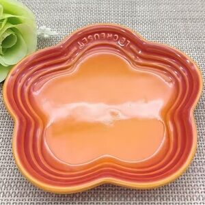 Le Creuset Flamme Dorée Stoneware Flower Petal Scalloped Trinket Dish Plate Tray